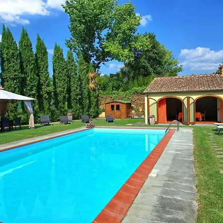 Villa Santa Flora By Posarellivillas